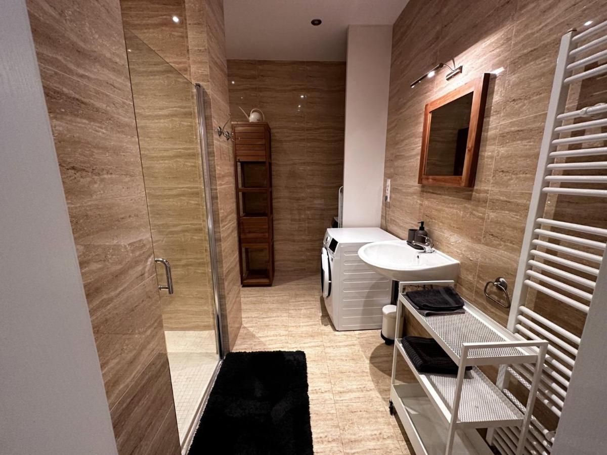 Gorkeho Apartment In City Centre Bratislava Exterior foto